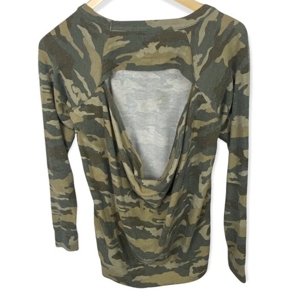 Chaser Green Camo Long Sleeve Sweatshirt Size XS Camouflage Open Back Sweater - Picture 4 of 9